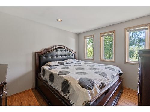 2642 Norns Creek Road, Castlegar, BC - Indoor Photo Showing Bedroom