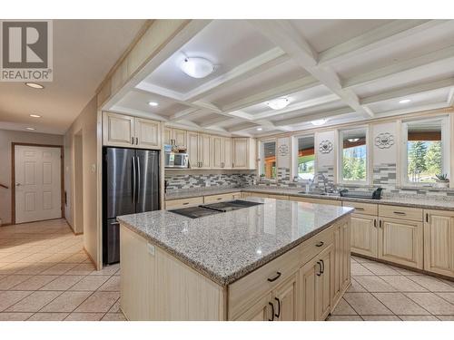 2642 Norns Creek Road, Castlegar, BC - Indoor Photo Showing Kitchen With Upgraded Kitchen