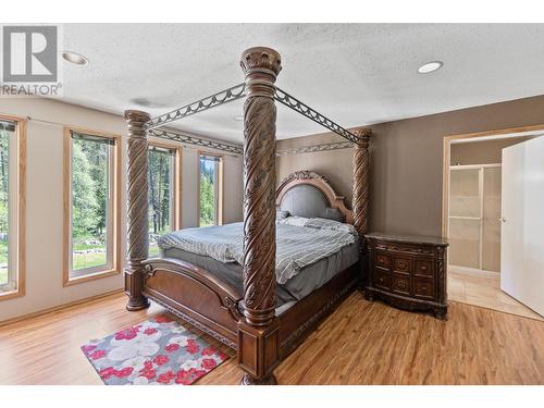 2642 Norns Creek Road, Castlegar, BC - Indoor Photo Showing Bedroom