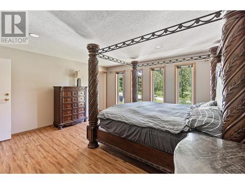 2642 Norns Creek Road, Castlegar, BC - Indoor Photo Showing Bedroom