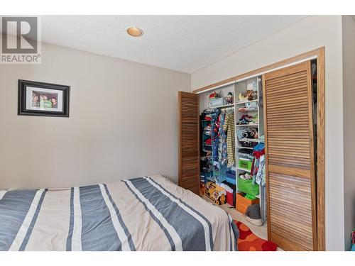 2642 Norns Creek Road, Castlegar, BC - Indoor Photo Showing Bedroom