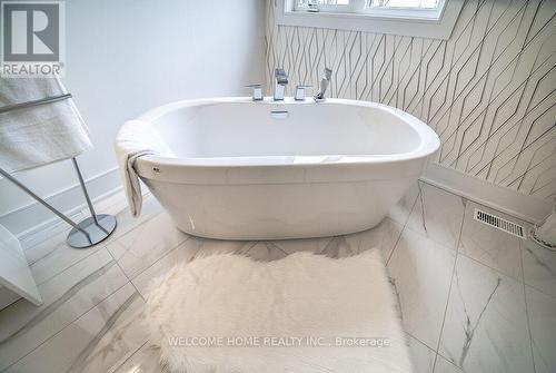 125 Gardiner Drive W, Bradford West Gwillimbury, ON - Indoor Photo Showing Bathroom