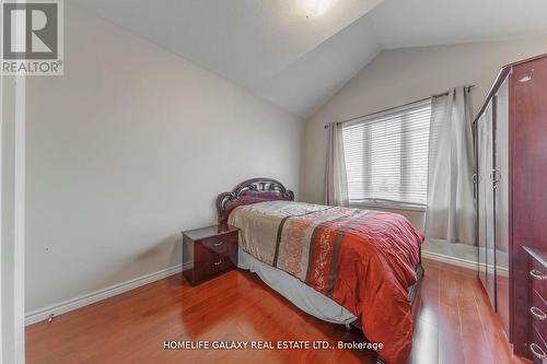 7 Clamerten Road, Whitchurch-Stouffville, ON - Indoor Photo Showing Bedroom