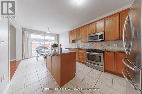 7 Clamerten Road, Whitchurch-Stouffville, ON - Indoor Photo Showing Kitchen