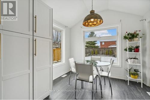 840 Leslie Drive, Innisfil, ON - Indoor Photo Showing Dining Room