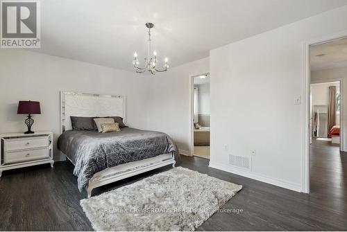 840 Leslie Drive, Innisfil, ON - Indoor Photo Showing Bedroom