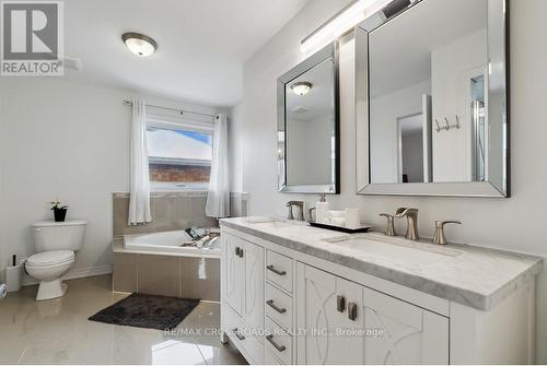 840 Leslie Drive, Innisfil, ON - Indoor Photo Showing Bathroom