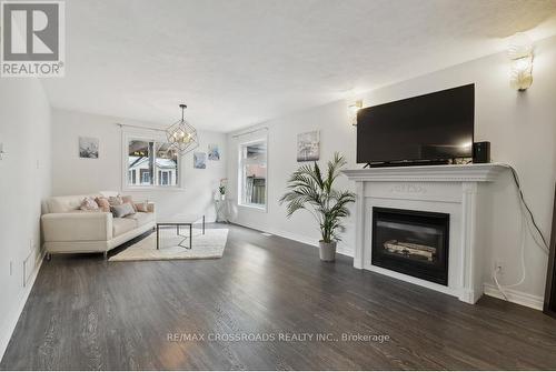 840 Leslie Drive, Innisfil, ON - Indoor Photo Showing Living Room With Fireplace