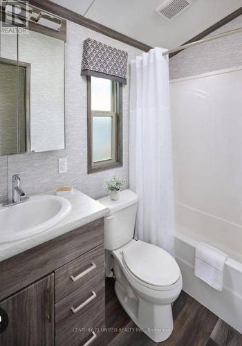 106 - 657 Thunder Bridge Road, Kawartha Lakes, ON - Indoor Photo Showing Bathroom