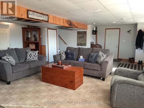 180 Skootamatta Lane, Tweed, ON - Indoor Photo Showing Living Room