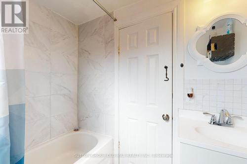 722 Gladstone Avenue, Toronto, ON - Indoor Photo Showing Bathroom