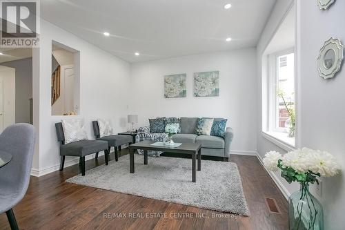 7 Ancestor Drive, Brampton, ON - Indoor Photo Showing Living Room