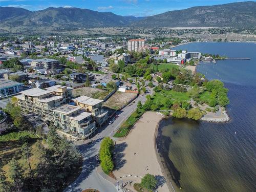 507-250 Marina Way, Penticton, BC - Indoor With Fireplace