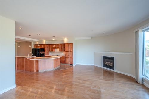 507-250 Marina Way, Penticton, BC - Indoor Photo Showing Kitchen With Double Sink