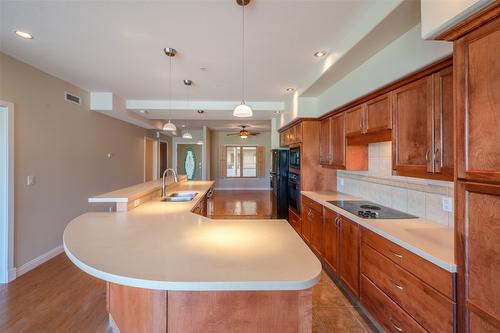 507-250 Marina Way, Penticton, BC - Indoor Photo Showing Kitchen With Double Sink