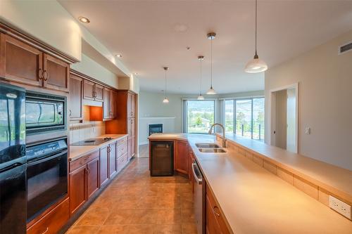 507-250 Marina Way, Penticton, BC - Indoor Photo Showing Kitchen With Double Sink With Upgraded Kitchen