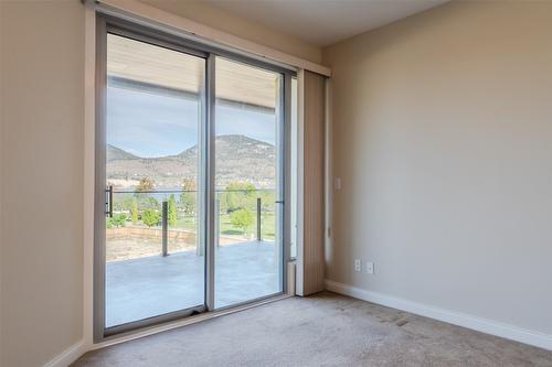 507-250 Marina Way, Penticton, BC - Indoor Photo Showing Other Room