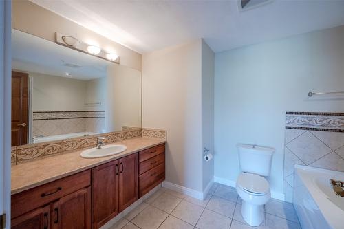 507-250 Marina Way, Penticton, BC - Indoor Photo Showing Bathroom