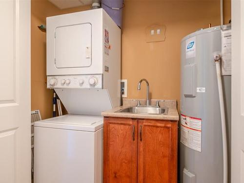 507-250 Marina Way, Penticton, BC - Indoor Photo Showing Laundry Room