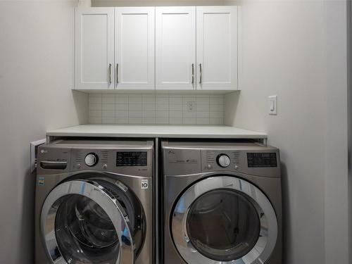 110-201 Wylie Street, Penticton, BC - Indoor Photo Showing Laundry Room