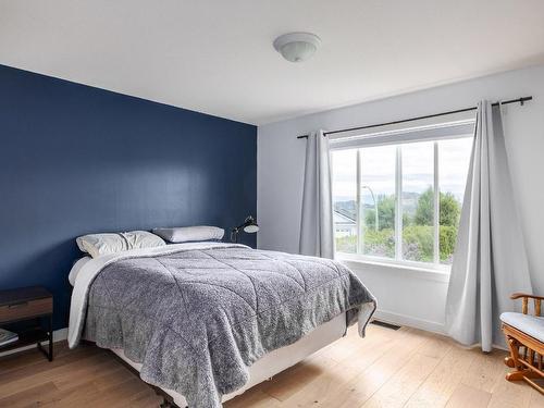 3669 Morningside Drive, West Kelowna, BC - Indoor Photo Showing Bedroom