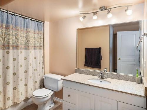 3669 Morningside Drive, West Kelowna, BC - Indoor Photo Showing Bathroom