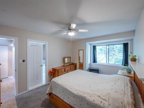 137-1458 Penticton Avenue, Penticton, BC - Indoor Photo Showing Bedroom