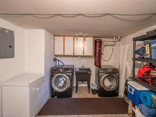 137-1458 Penticton Avenue, Penticton, BC - Indoor Photo Showing Laundry Room
