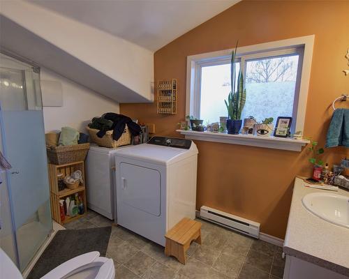 895 Walrod Street, Kelowna, BC - Indoor Photo Showing Laundry Room