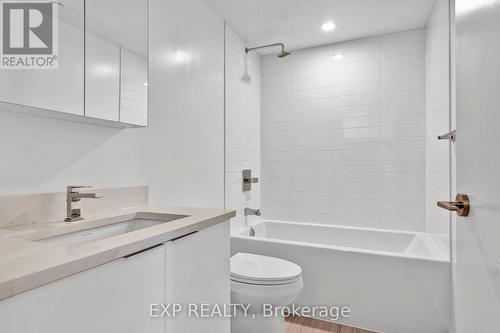 2305 - 2033 Kennedy Road, Toronto, ON - Indoor Photo Showing Bathroom