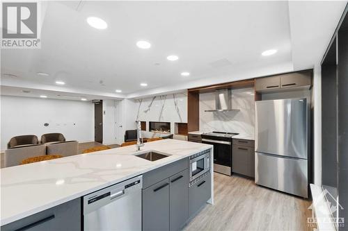 340 Queen Street Unit#510, Ottawa, ON - Indoor Photo Showing Kitchen With Stainless Steel Kitchen With Upgraded Kitchen