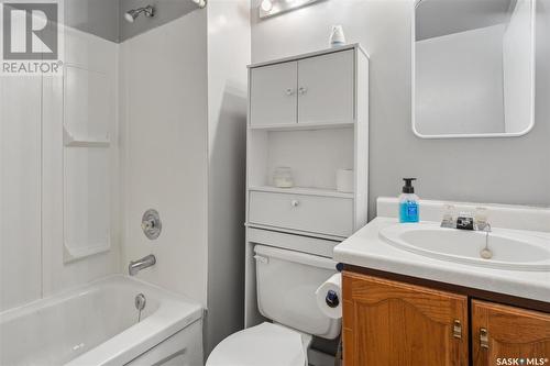 1415 Junor Avenue, Saskatoon, SK - Indoor Photo Showing Bathroom