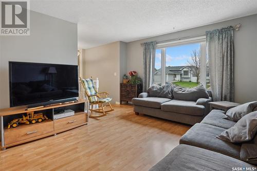 1415 Junor Avenue, Saskatoon, SK - Indoor Photo Showing Living Room