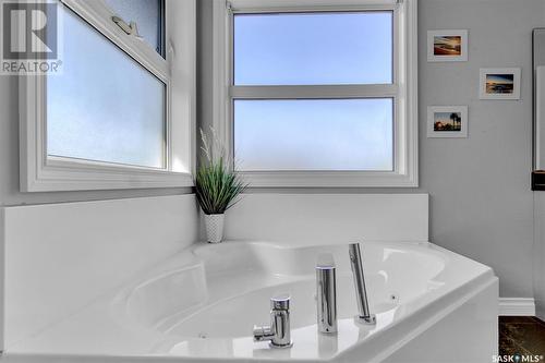 2706 Windsor Park Road, Regina, SK - Indoor Photo Showing Bathroom