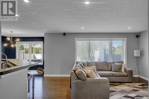 2706 Windsor Park Road, Regina, SK - Indoor Photo Showing Living Room