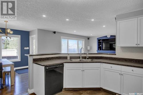 2706 Windsor Park Road, Regina, SK - Indoor Photo Showing Kitchen With Double Sink