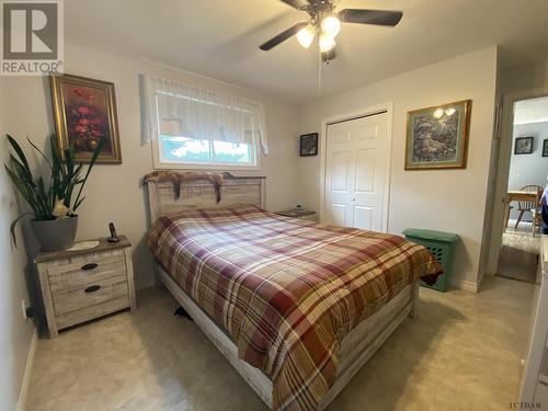 125 Cross Lake Rd, Temiskaming Shores, ON - Indoor Photo Showing Bedroom
