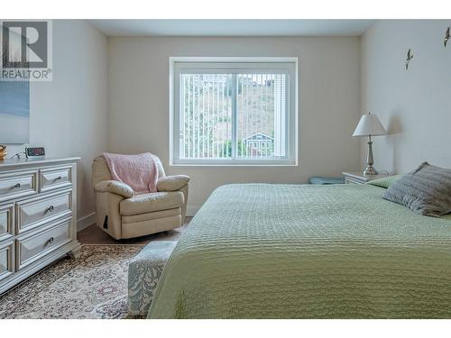 253 Kicking Horse Place, Vernon, BC - Indoor Photo Showing Bedroom