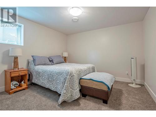 253 Kicking Horse Place, Vernon, BC - Indoor Photo Showing Bedroom