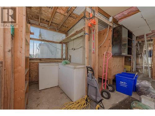 1800 George Street, Enderby, BC - Indoor Photo Showing Laundry Room