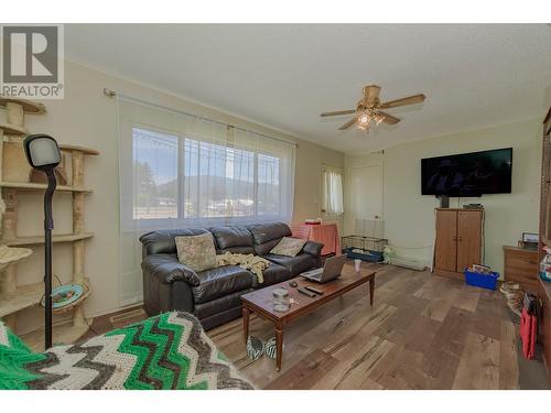 1800 George Street, Enderby, BC - Indoor Photo Showing Living Room