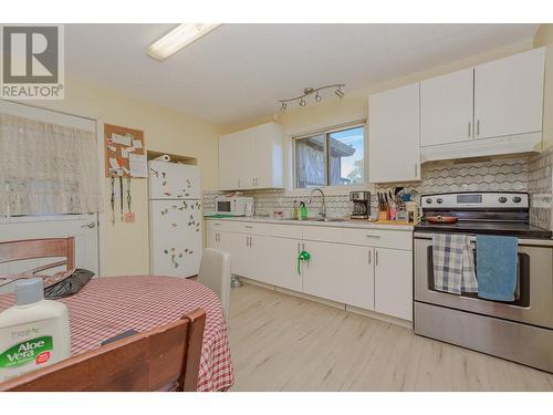 1800 George Street, Enderby, BC - Indoor Photo Showing Kitchen