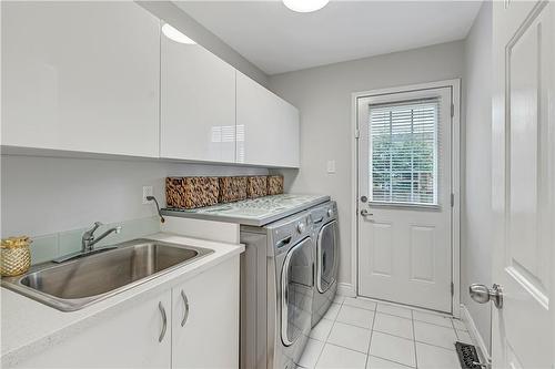 2218 Vista Drive, Burlington, ON - Indoor Photo Showing Laundry Room