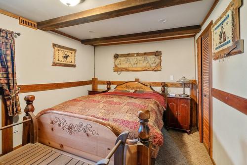 6209 Mission Road, Cranbrook, BC - Indoor Photo Showing Bedroom