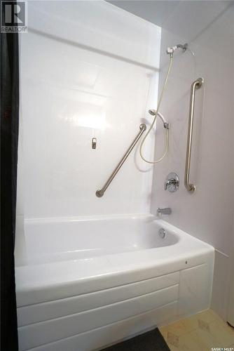 7227 Dalgliesh Drive, Regina, SK - Indoor Photo Showing Bathroom