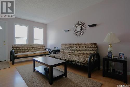 7227 Dalgliesh Drive, Regina, SK - Indoor Photo Showing Living Room