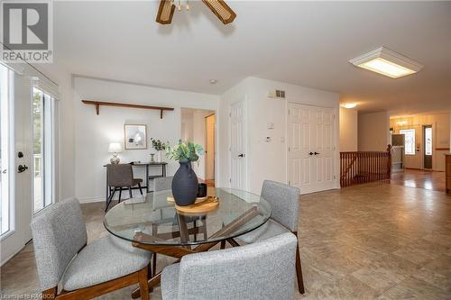 803 23Rd Street E, Owen Sound, ON - Indoor Photo Showing Living Room