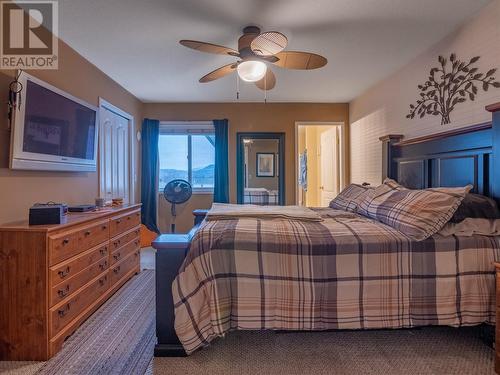 594 Clayton Crescent, Kelowna, BC - Indoor Photo Showing Bedroom