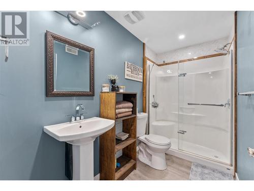 2570 Copper Ridge Way, West Kelowna, BC - Indoor Photo Showing Bathroom