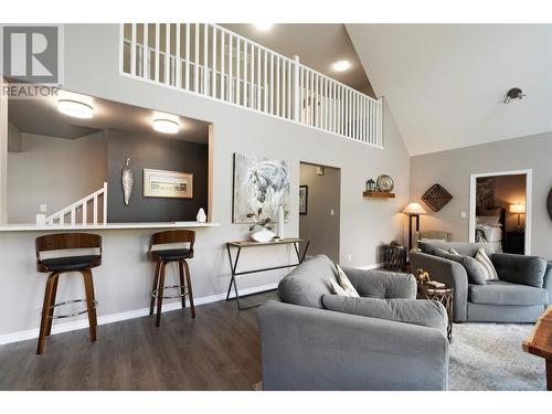 2631 Fairview Place, Blind Bay, BC - Indoor Photo Showing Living Room